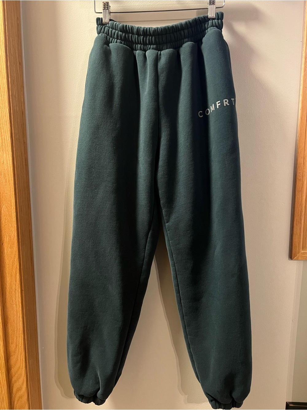 Comfrt Graphic Dark Green Sweatpants